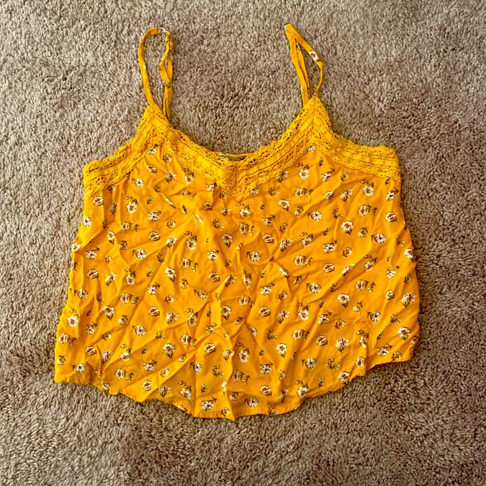 Hollister Flower Top
